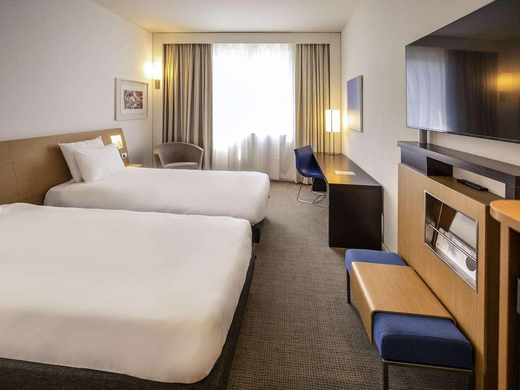 Novotel Salerno Est Arechi Ruang foto