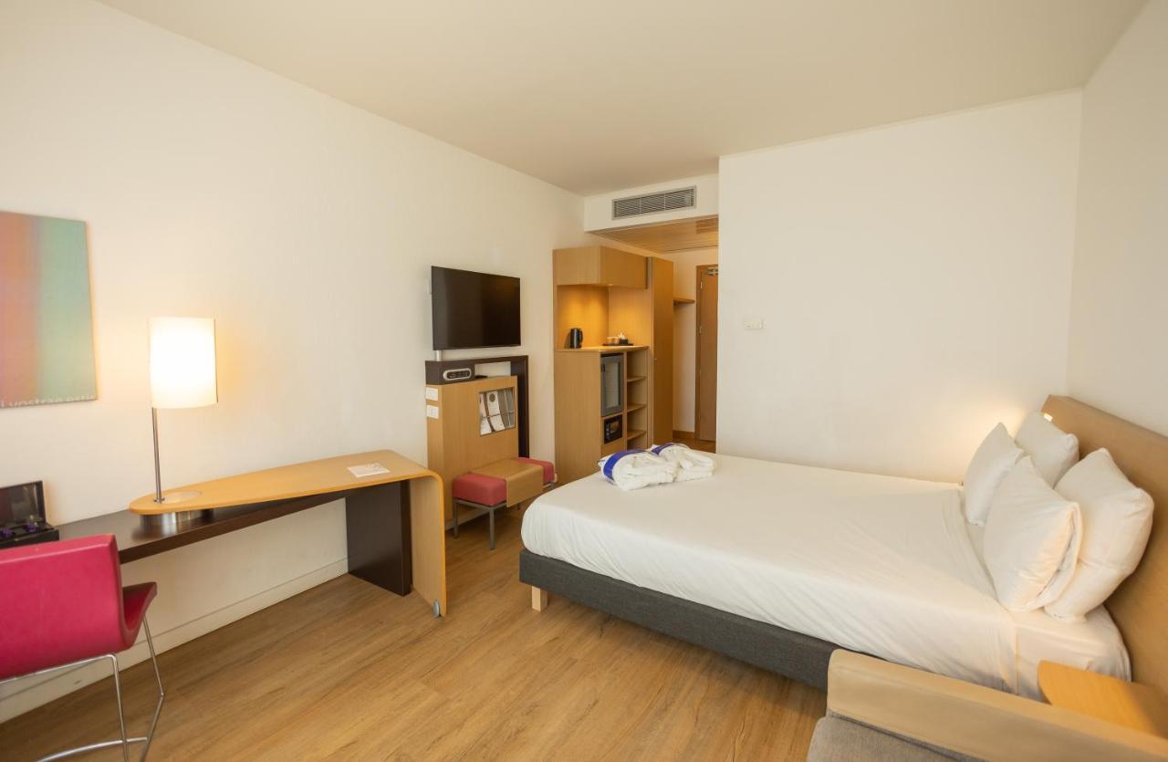 Novotel Salerno Est Arechi Bagian luar foto