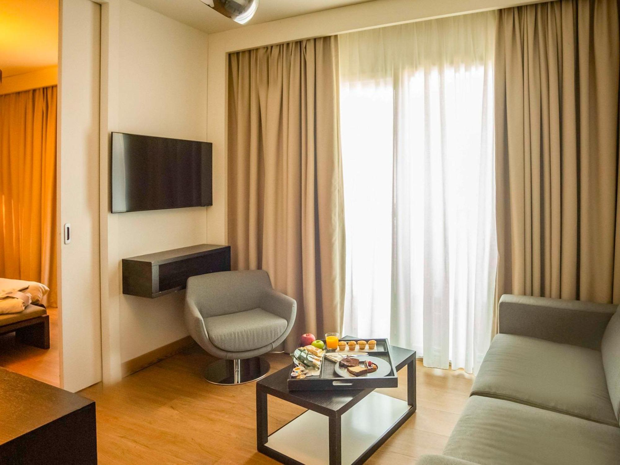 Novotel Salerno Est Arechi Bagian luar foto