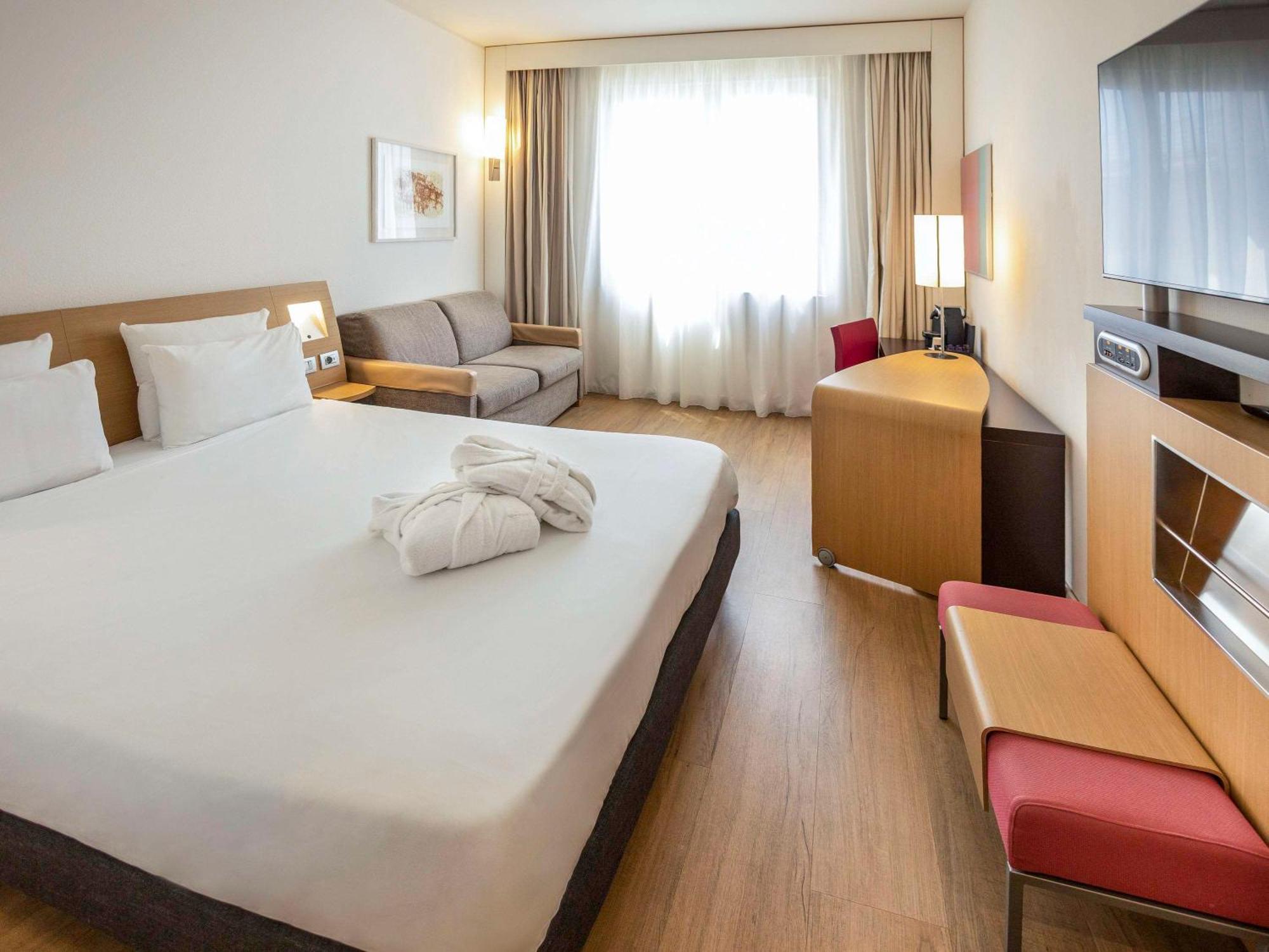 Novotel Salerno Est Arechi Bagian luar foto