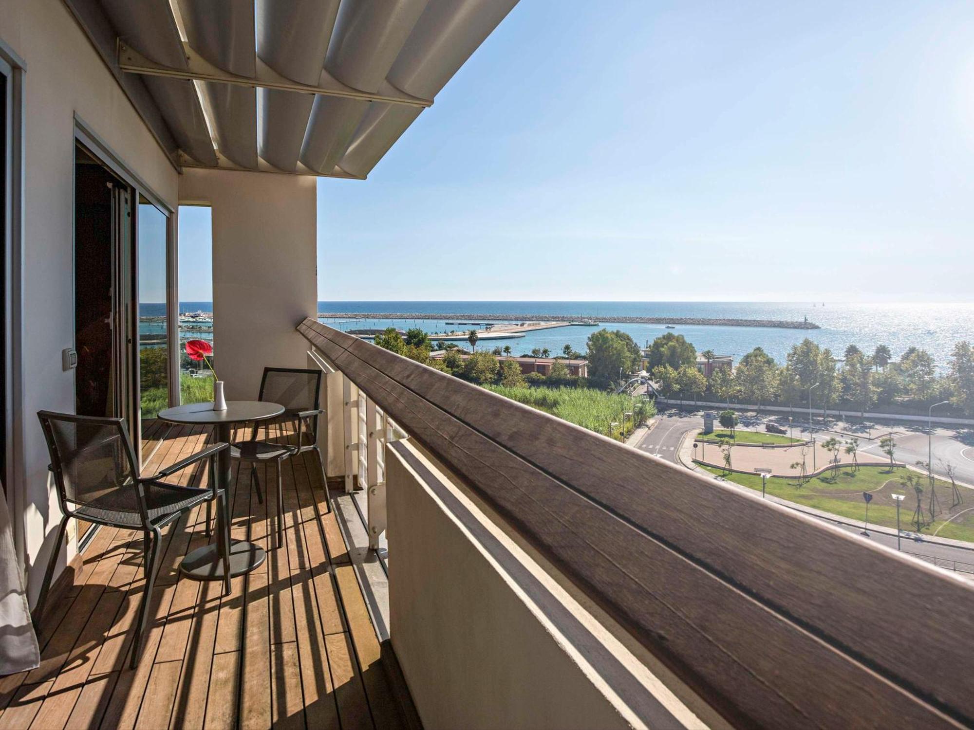 Novotel Salerno Est Arechi Bagian luar foto