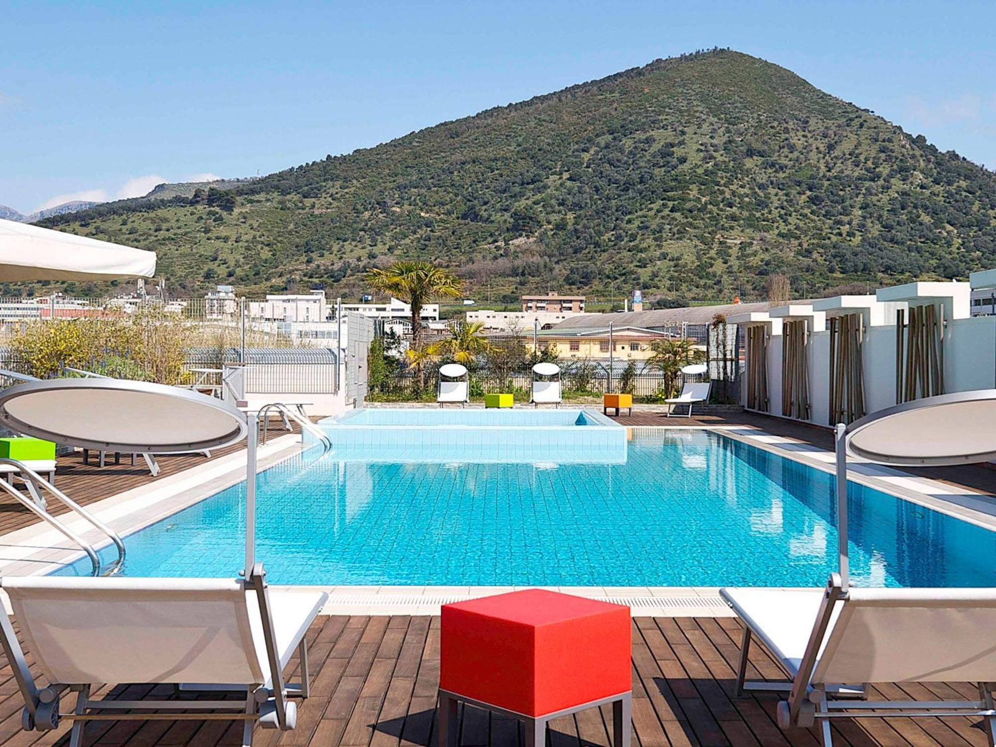 Novotel Salerno Est Arechi Bagian luar foto