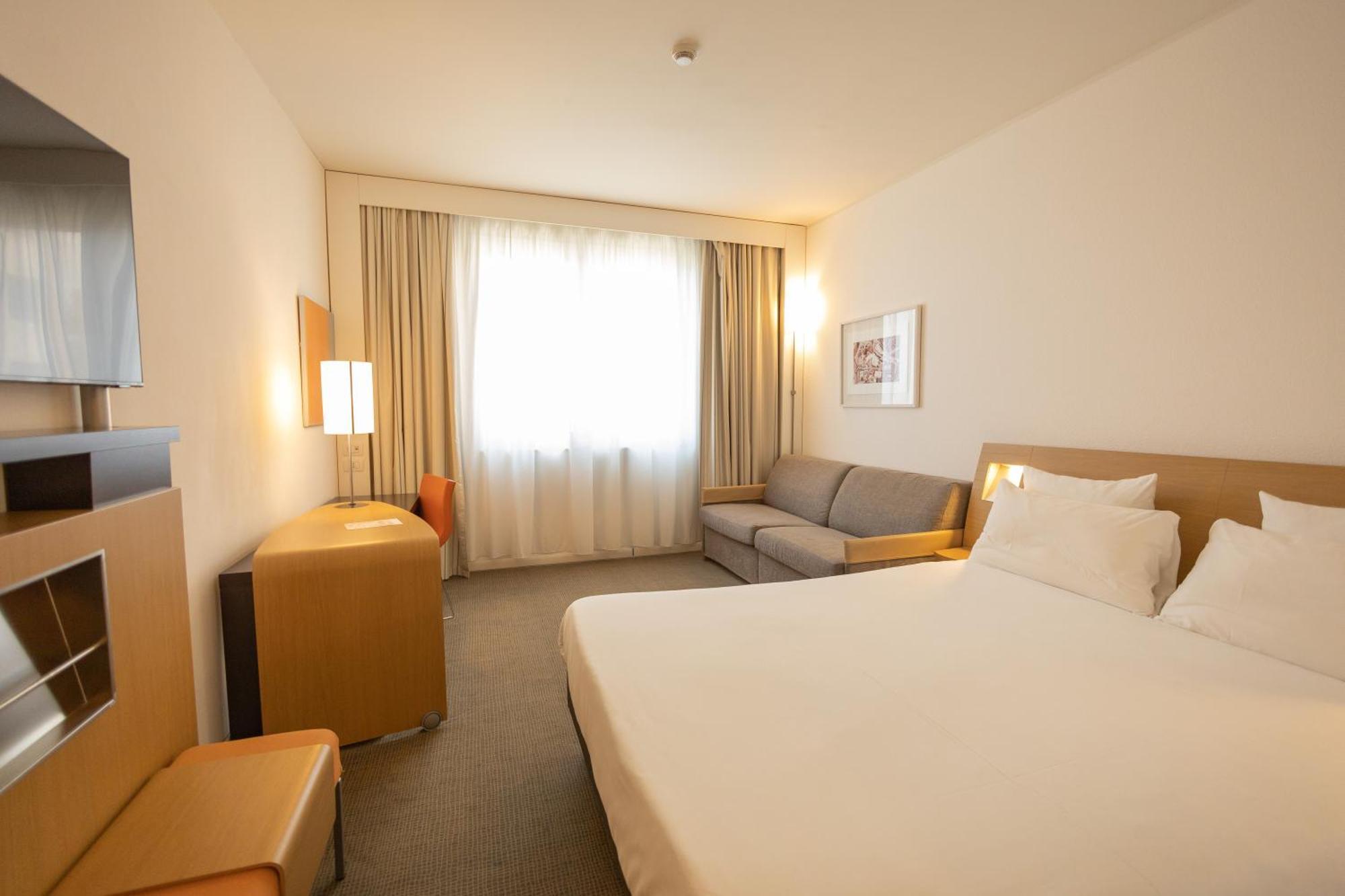 Novotel Salerno Est Arechi Bagian luar foto
