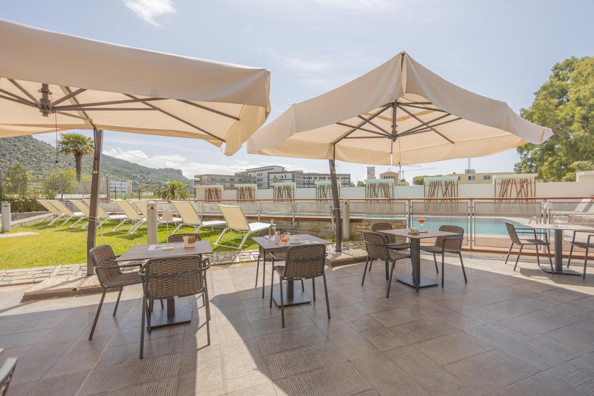 Novotel Salerno Est Arechi Bagian luar foto