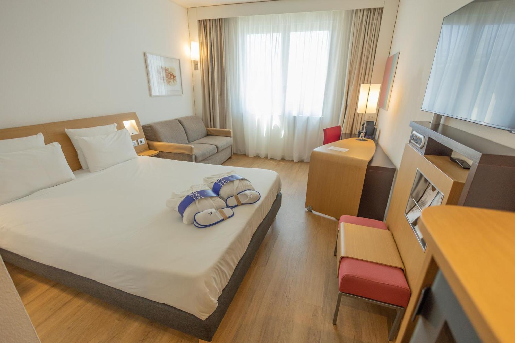 Novotel Salerno Est Arechi Bagian luar foto