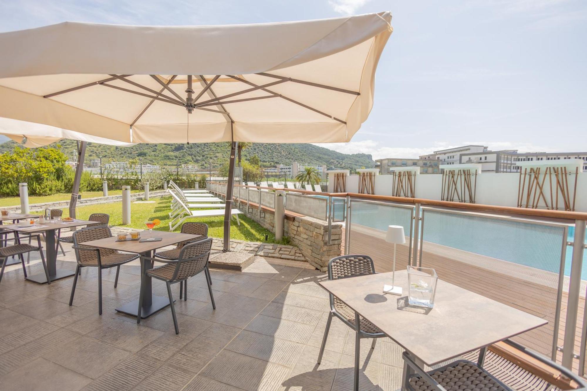 Novotel Salerno Est Arechi Bagian luar foto