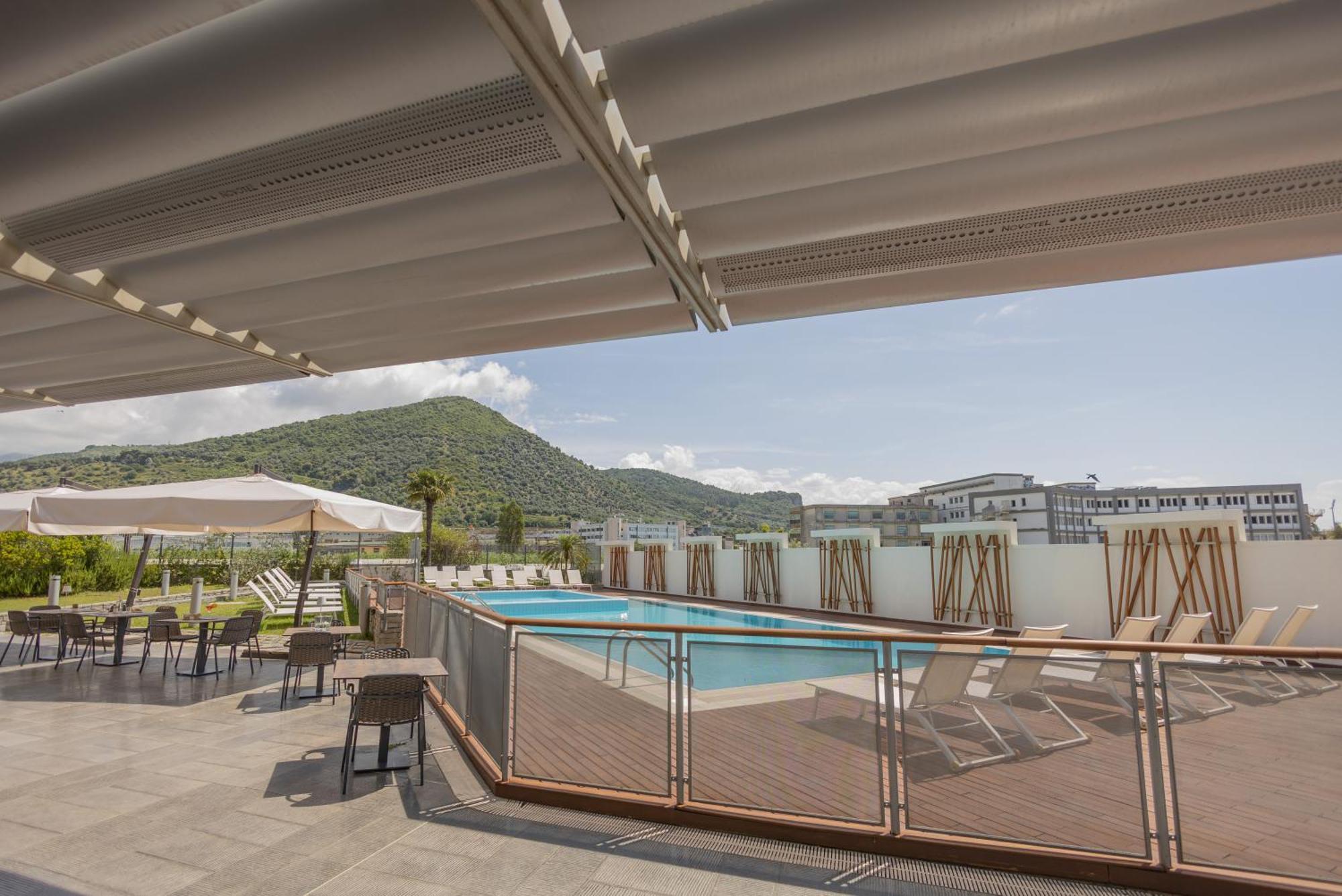 Novotel Salerno Est Arechi Bagian luar foto