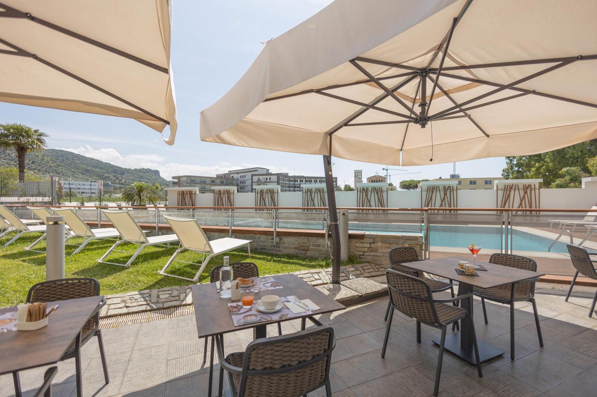 Novotel Salerno Est Arechi Bagian luar foto