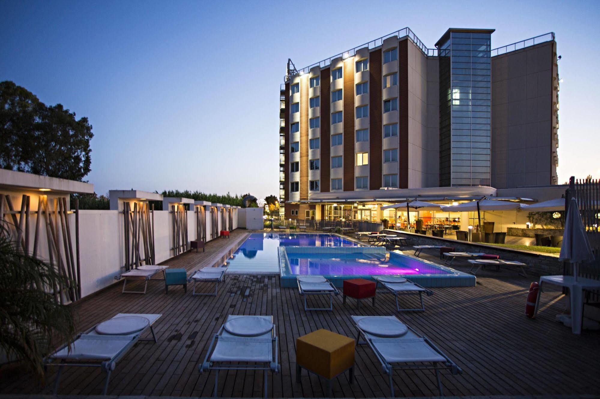 Novotel Salerno Est Arechi Bagian luar foto