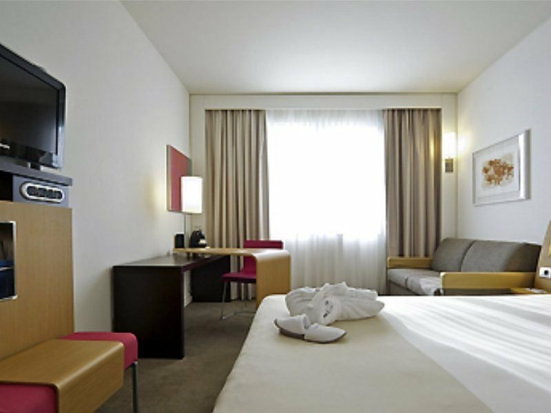 Novotel Salerno Est Arechi Ruang foto